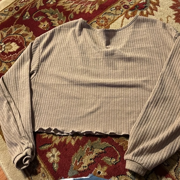 Shein brown tan knit shirt cuff sleeves and ruffle bottom size small - Picture 2 of 4
